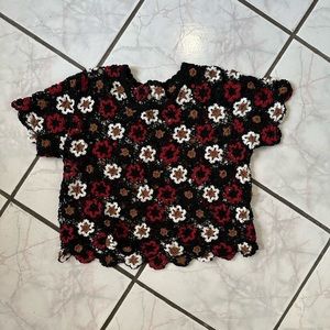 Floral crochet cropped top